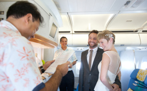 Air Tahiti Nui marie deux passagers en vol