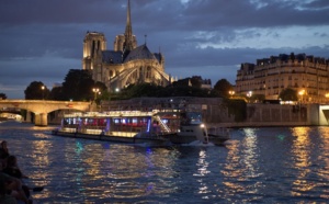 Bateaux Parisiens : un nouveau trimaran pour des croisières plus intimes