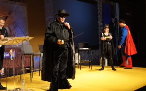 Live Selectour Afat : Superman et Batgirl entrent en scène