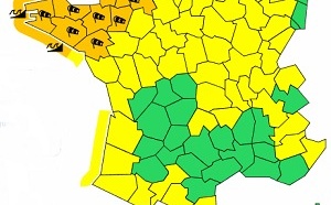 Météo France : 14 départements du Nord-Ouest en vigilance orange aux vents et à la submersion