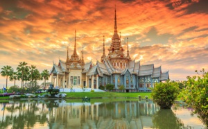 La Thaïlande rouvre ses frontières à partir du 1er février, il sera de nouveau possible de demander un Thailand Pass pour atterrir à Bangkok, Phuket ou Samui sans quarantaine - Depositphotos.com Auteur Deerphoto