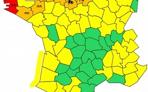 Météo : Finistère en alerte rouge, 23 départements en vigilance orange
