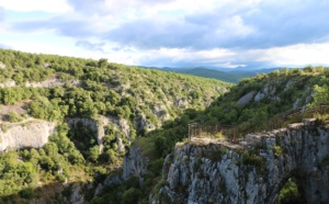 Luberon : dans les Gorges d’Oppedette, la « rando » secrète...