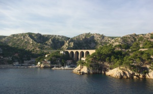 Sentier de la Côte Bleue : randonnée dans les calanques cachées de Provence