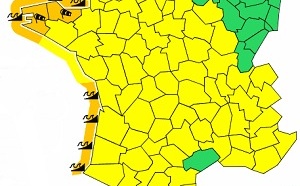 Vagues et vent : Météo France place 7 départements en alerte orange