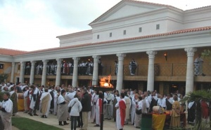Puy du Fou : vers un décollage des ventes en agence
