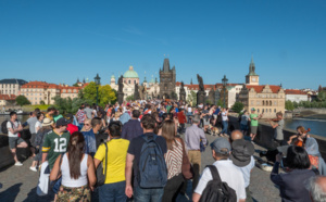 Tourisme de masse ou marchandisation du temps libre ?