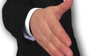 La case de l'Oncle Dom : la solidarité ne nourrit pas son homme... La case de l'Oncle Dom : la solidarité ne nourrit pas son homme...