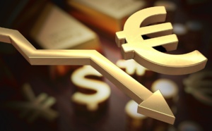 L'euro continue de baisser face au dollar