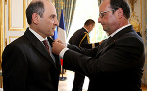 Le PDG de Qatar Airways décoré officier de la Légion d'honneur
