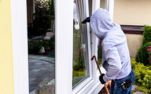 Cambriolages : opération tranquilité vacances, un dispositif à conseiller à vos clients