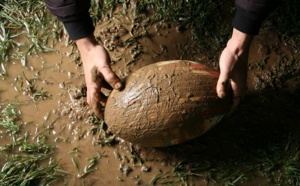 La Case de l'Oncle Dom : Le sport ? en Ovalie, ça tourne pas bien rond... La Case de l'Oncle Dom : Le sport ? en Ovalie, ça tourne pas bien rond...