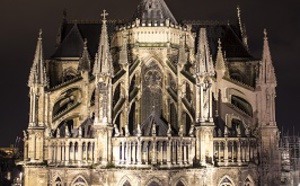 Reims : l'accueil public de l'OT déménage sur le parvis de la cathédrale
