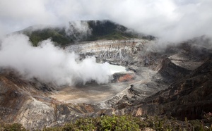 Eruption du volcan Poás : que signifie l'alerte rouge déclenchée par le Costa Rica ?