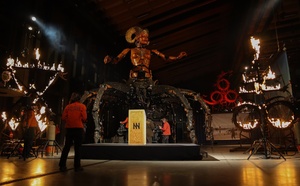 Toulouse : la Halle de La Machine accueille Long Ma, la jument-dragonne
