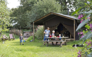 Un Lit au Pré: “glamour camping” pitches its tent in France!