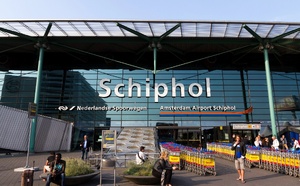 Les redevances aéroportuaires explosent à Amsterdam Schiphol : +41% validés en 2025 !