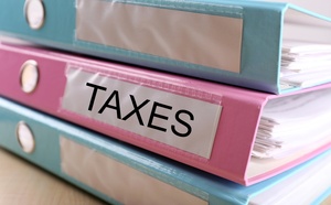 Taxation des aides aux vacances : le gouvernement revient à la charge ! [ABO]