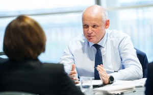 TUI Group dépasse ses objectifs 2025 et recul de la région Ouest