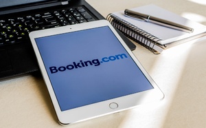 Navan annonce un partenariat renforcé avec Booking.com
