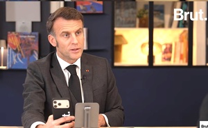 Vacances d'été : Emmanuel Macron favorable à "un gros mois de vacances"