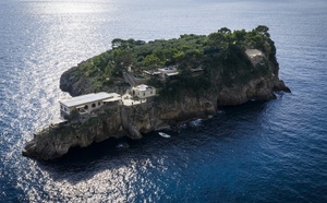 Le Collectionist dévoile une île privée au large de la côte Amalfitaine