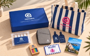 Etiquettes bagages, guide... : Héliades propose en option deux Travel Box