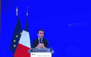 Emmanuel Macron au chevet des professionnels du tourisme