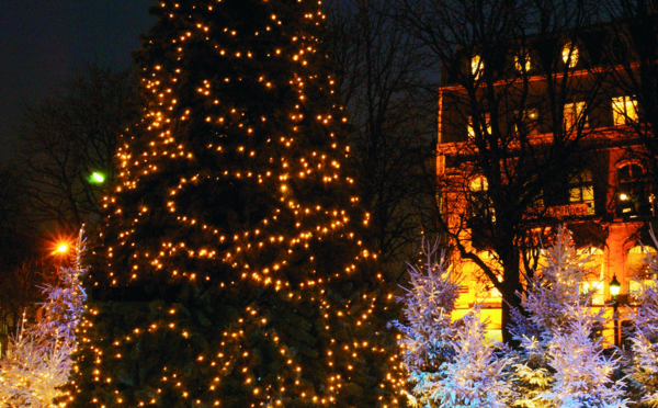 Paris gets ready to celebrate Christmas and New Year's Eve