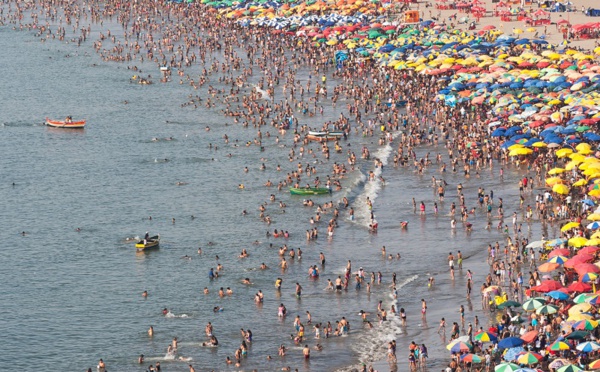 La Case de l'Oncle Dom : tourisme de masse, un tourisme à la (ra)masse ?