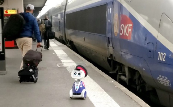 SNCF : le robot Buddy embarque à bord des iDTGV