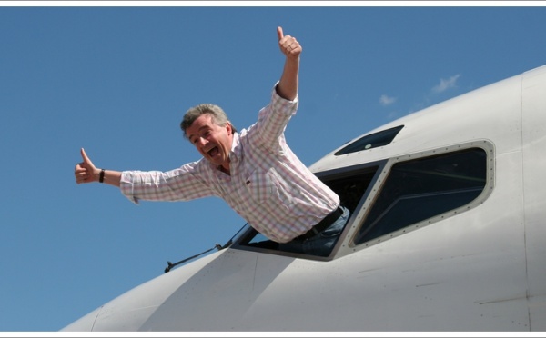 Ryanair décroche des bénéfices mais garde un moral d'acier