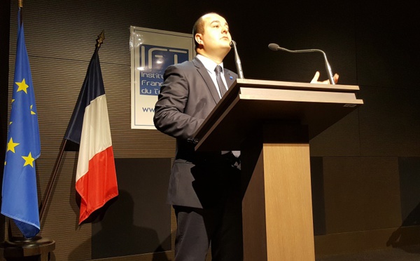 Programme de Marine Le Pen (FN) : contrôles renforcés aux frontières et retour au franc (Vidéo)