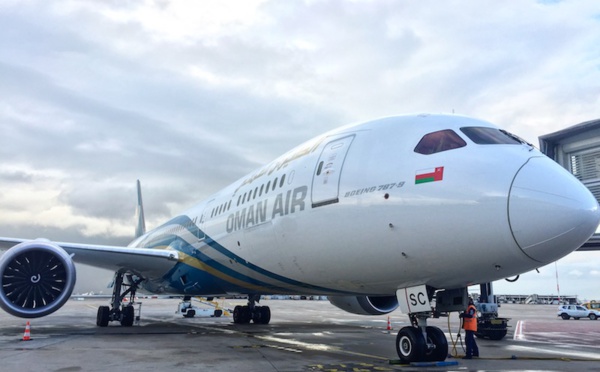 Oman Air inaugure le nouveau 787-9 sur Paris mais revoit ses projets à la baisse