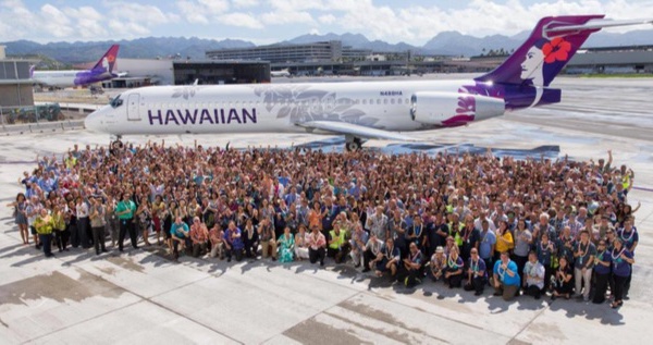 Hawaiian Airlines met un B717 à ses nouvelles couleurs