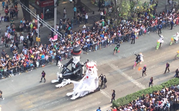 Mexico rassemble plus d'un million de spectateurs pour la Fête des Morts