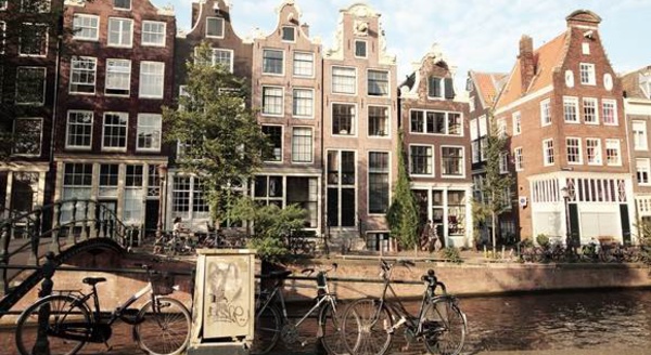 Amsterdam réduit drastiquement les nuits Airbnb