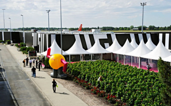 Aéroport de Bordeaux : inauguration de l'aérogare low cost ''billi''