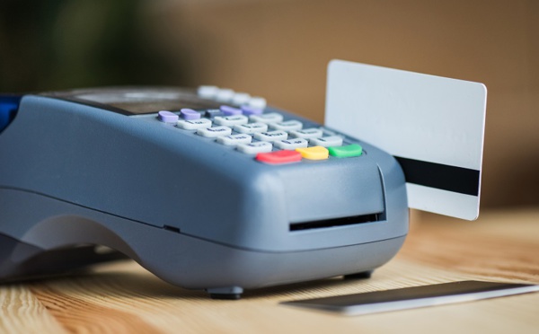 Terminal carte bancaire : attention, nouvelle arnaque en agences de voyages