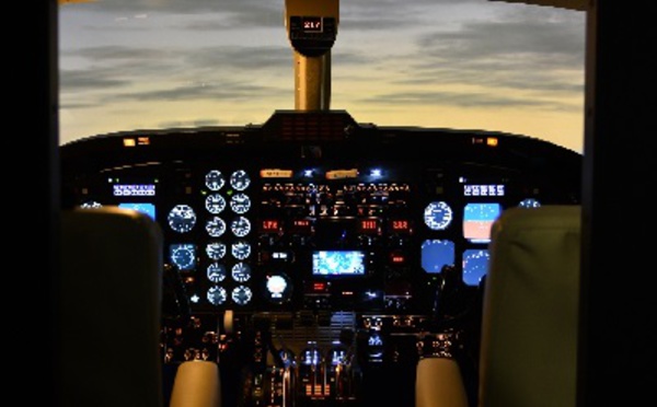 Twin Jet s'équipe d'un simulateur de vol professionnel