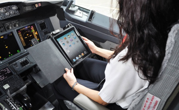 Alaska Airlines : les pilotes passent au manuel de vol en version électronique