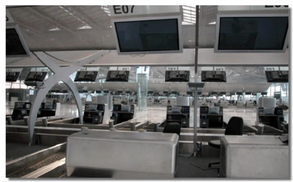 Bangkok : le nouvel aéroport Suvarnabhumi se fait désirer…