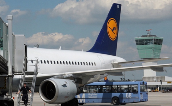 Lufthansa va externaliser les PNC pour économiser 40% de coûts salariaux