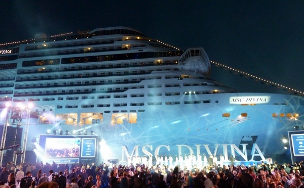 Baptême MSC Divina : grand show aérien et terrestre pour rendre hommage à la mer