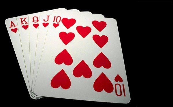 Producteurs-Distributeurs : la partie de poker menteur bat son plein...