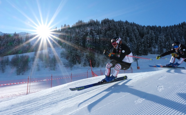  Arêches-Beaufort (Savoie) : l'équipe de France de skicross s'entraîne pour la Coupe du Monde 
