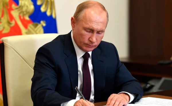 Russie: Vladimir Poutine facilite la délivrance des visas aux touristes étrangers