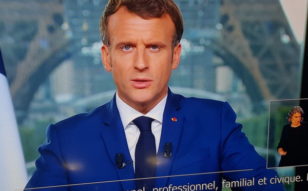 Emmanuel Macron : le pass sanitaire sera étendu aux cafés, restaurants, trains et avions