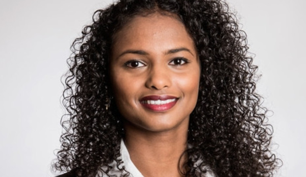Podcasts : Entretien avec Fatma Almehairi, vice-présidente des ventes d'Etihad Airways pour les Emirats
