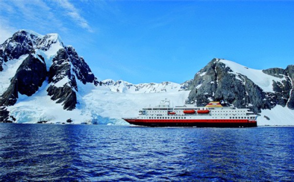 Hurtigruten : nouvelle brochure Antarctique 2007/2008